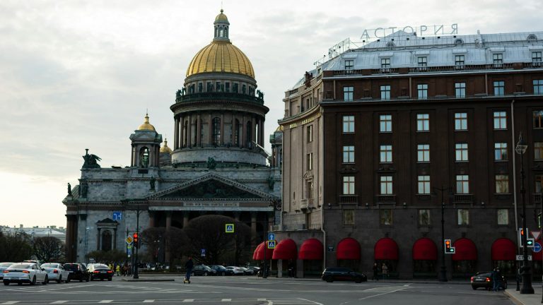 Cathédrale Saint-Isaac : billets, prix et horaires à jour