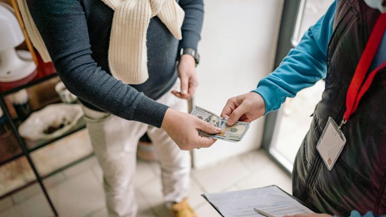 Comment fonctionne SendNOW : guide pas à pas pour envoyer de l’argent en Russie