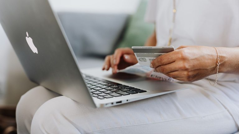 Pay in Russia : comment ouvrir une carte MIR virtuelle depuis chez soi