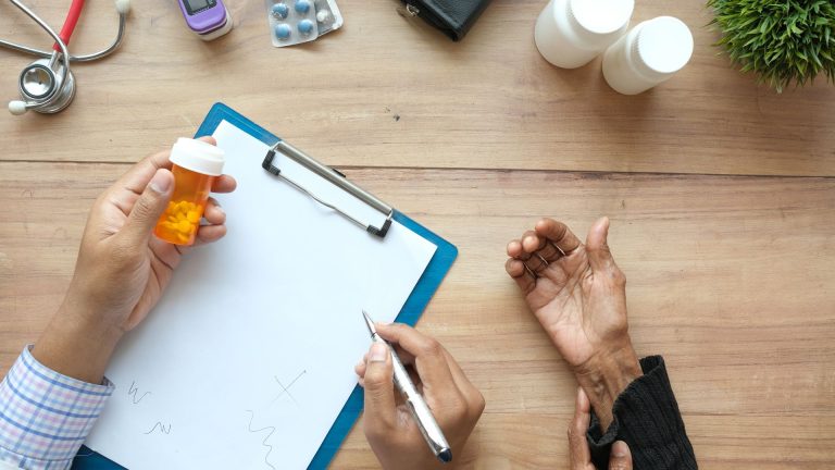 Médicaments en Russie : que peut-on emporter, ordonnance et déclaration