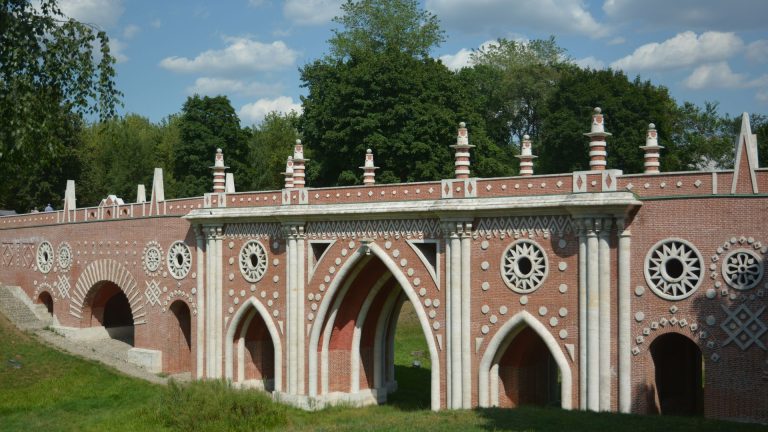 Tsaritsyno, le caprice de Catherine la Grande : palais, fontaine musicale et jardins de Moscou