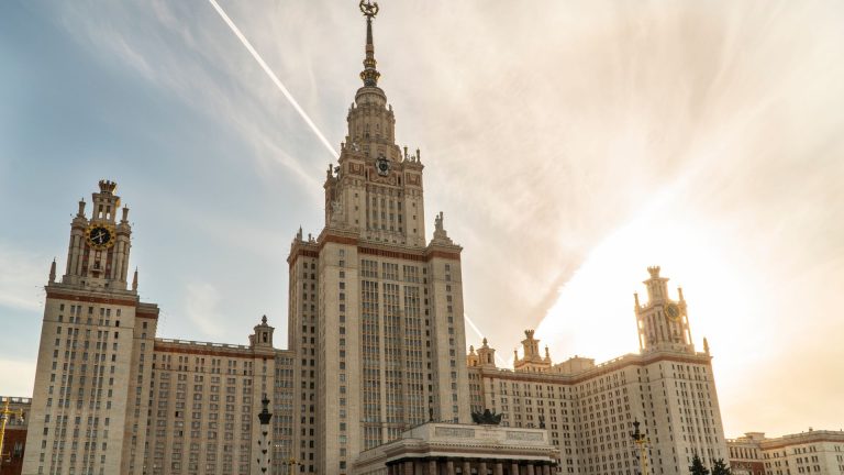 Les 7 sœurs de Staline à Moscou : guide pour les visiter en 2026
